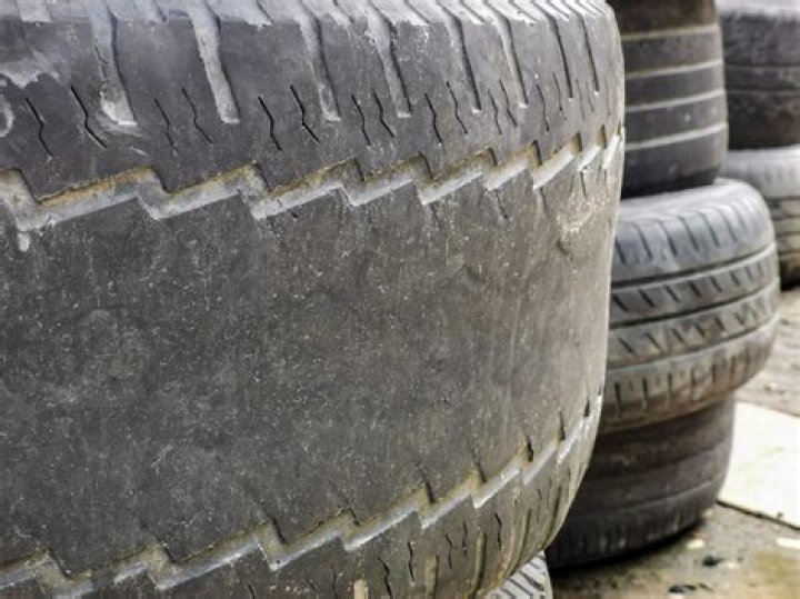 Are worn out tyres discarded?