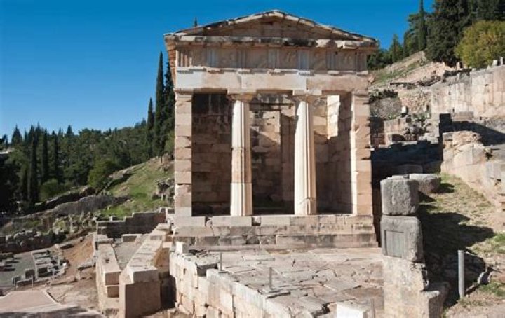 Athenian treasury at delphi?