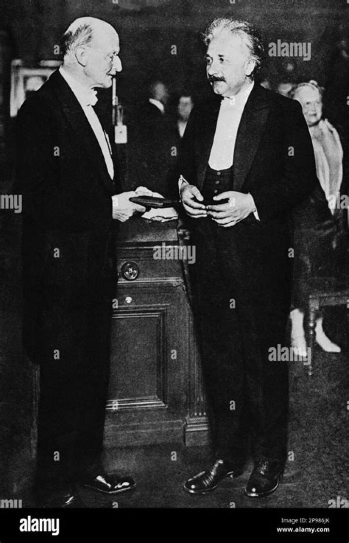 Did albert einstein win a nobel prize?