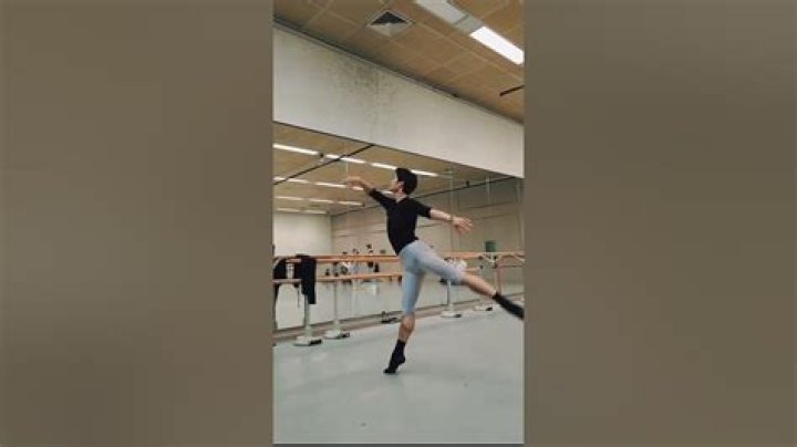 Do a tour jete?