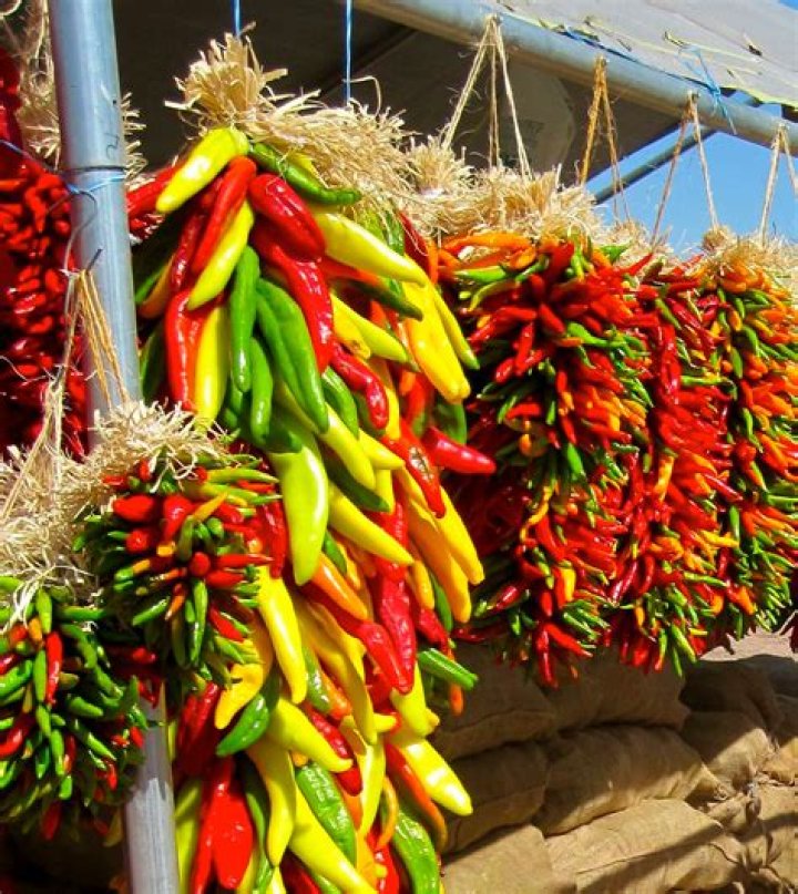 Do green chillies turn red?