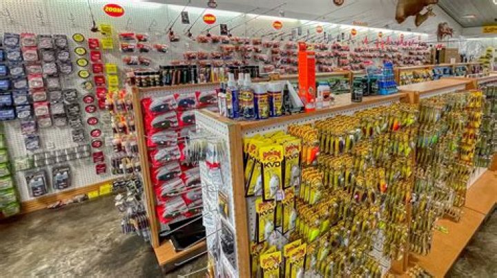 Do tackle shops sell worms?