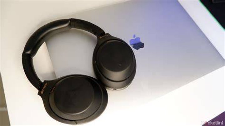Do timers play through headphones?