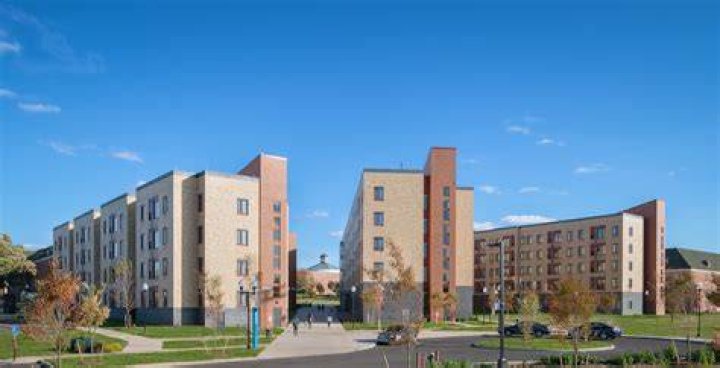 Does cuny have dorms?