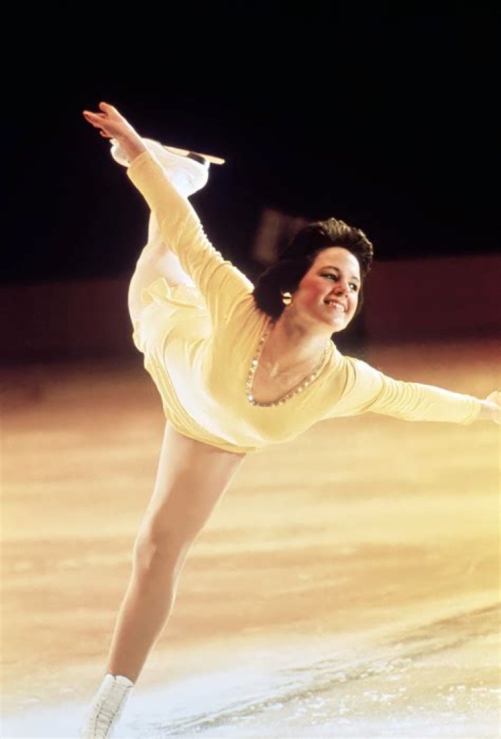 Does dorothy hamill still skate?