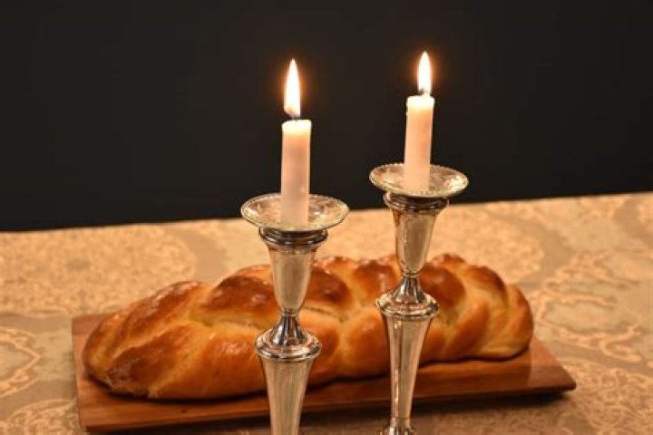 Does one light candles on yom kippur?