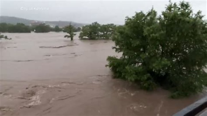 Does pearland tx flood?
