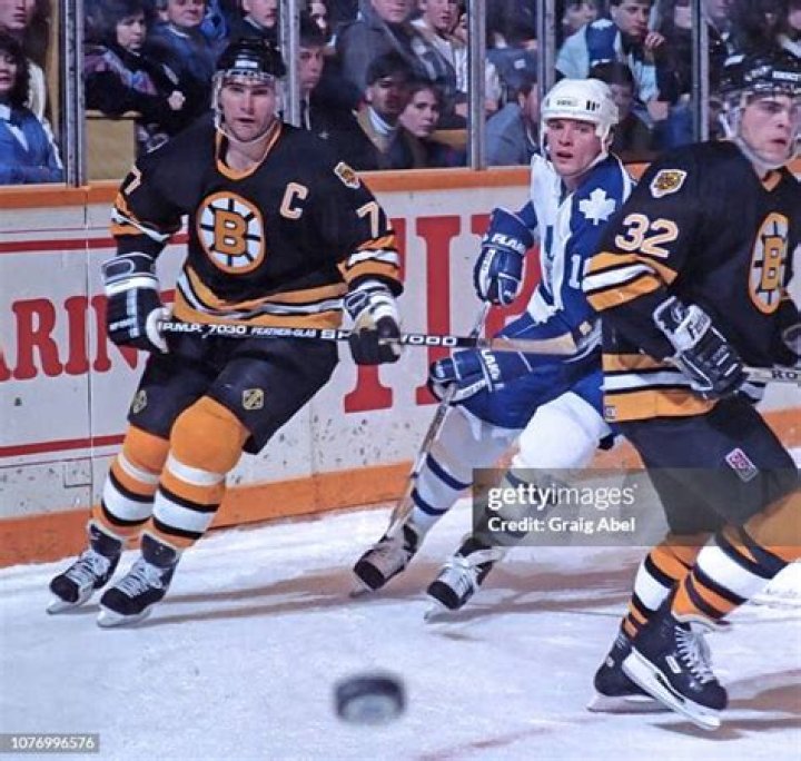 Does ray bourque son play hockey?