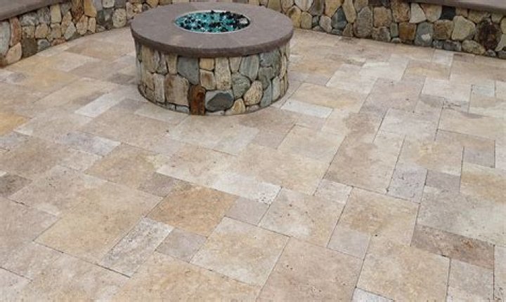 Does travertine fade in sun?