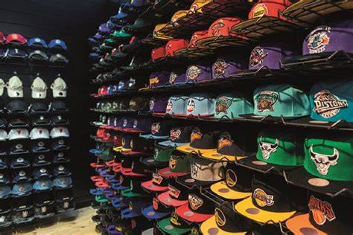 How many Lids hat stores are there?
