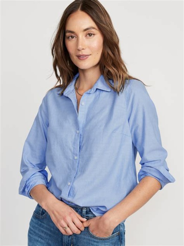 Is a polo a button down shirt?