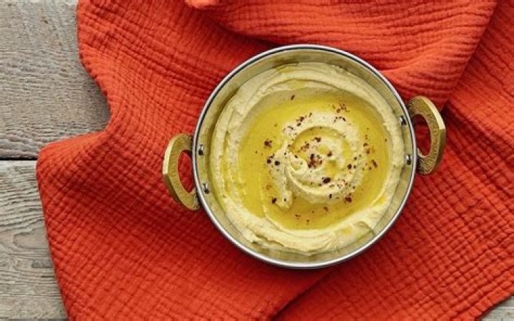 Is it hummus or houmous?