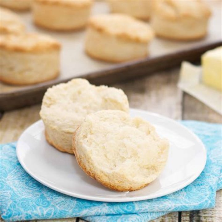 Should biscuit dough rest?