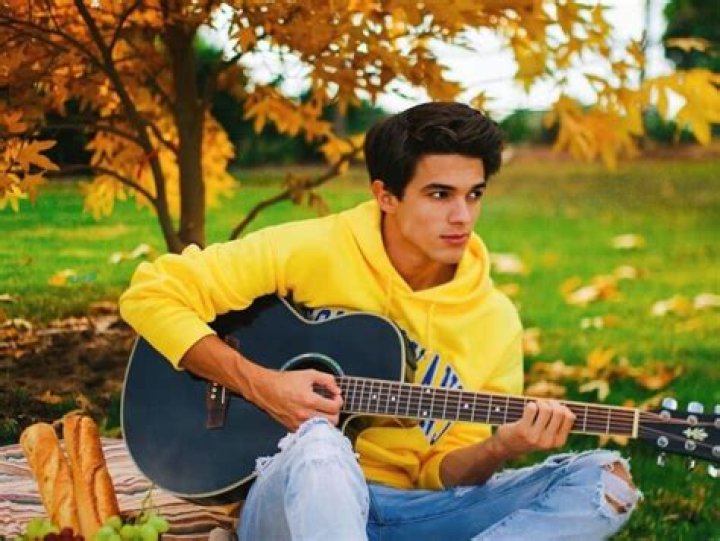 Were is brent rivera from?