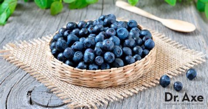 What do bilberries taste like?