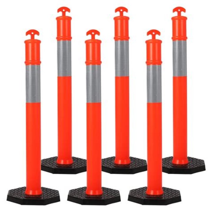 What is delineator post?