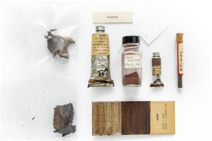 What is mummy brown?