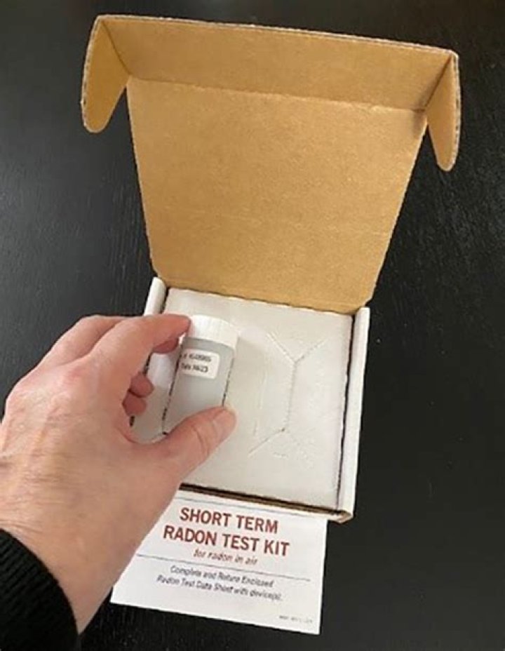 Whats a radon test kit?