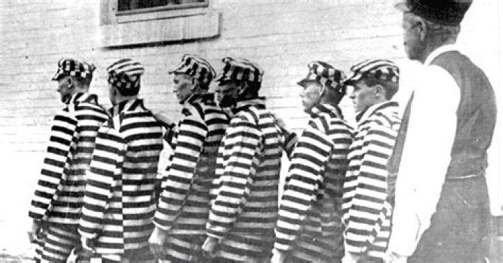 When did prisoners wear stripes?