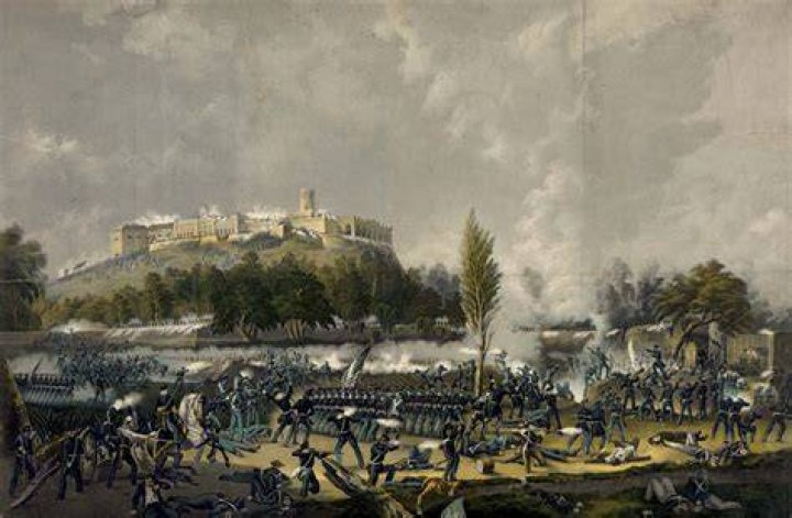 When was chapultepec castle built?