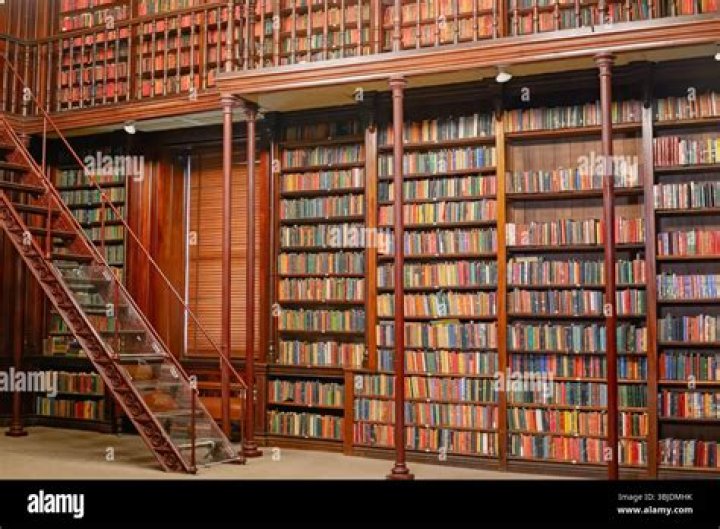 When were circulating library invented?