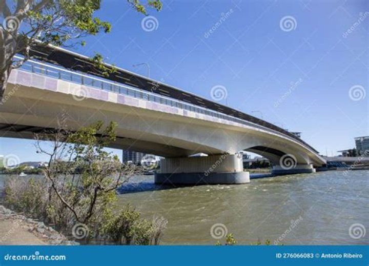 Where is the go between bridge?