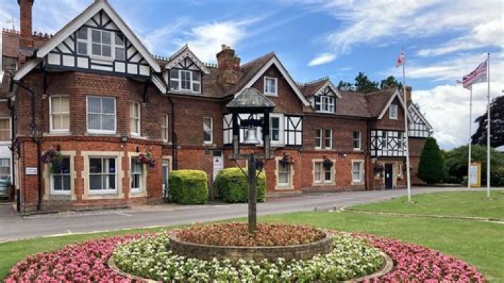 Which council covers bicester?