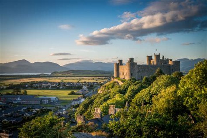 Which county is harlech in?