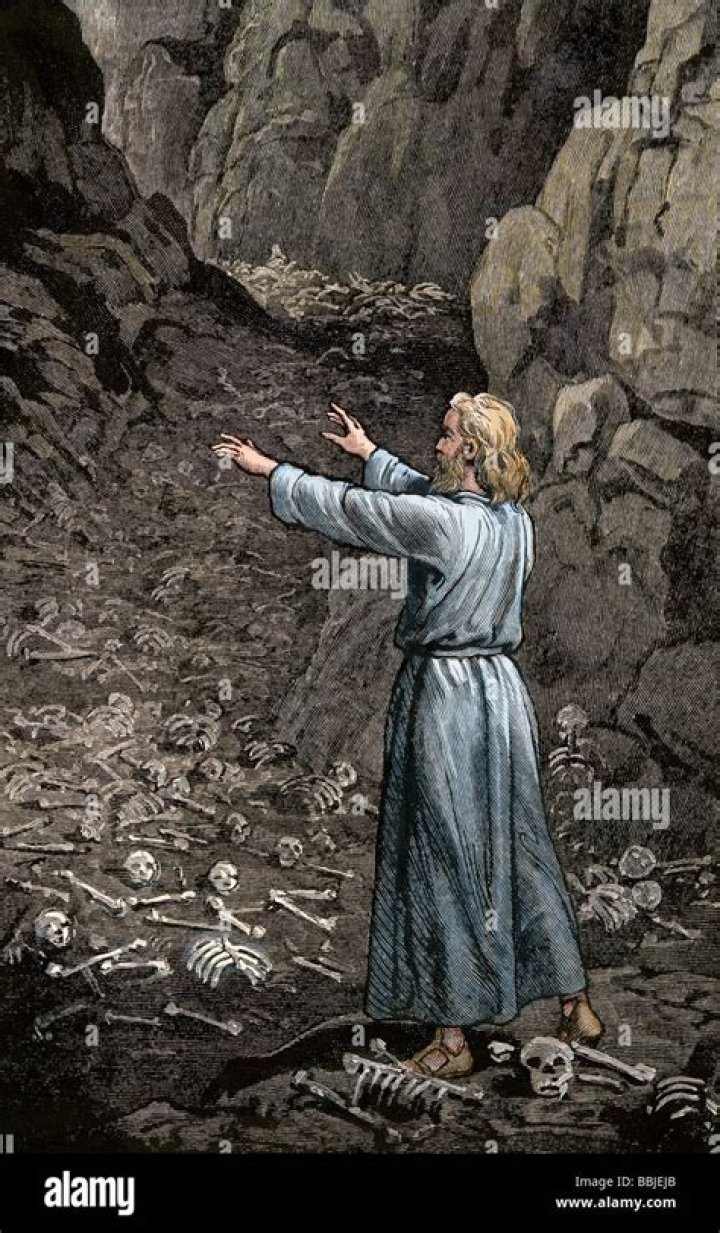 Which prophet prophesied about the dry bones?