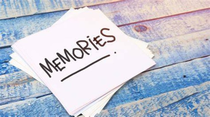 Which snaps are saved in memories?