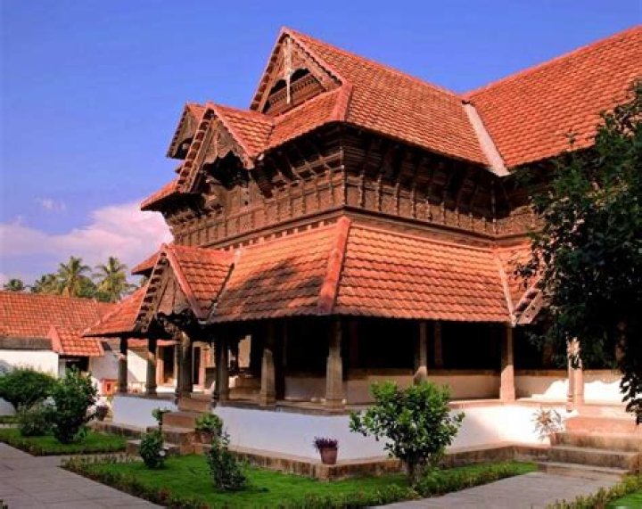 Who built padmanabhapuram Palace?
