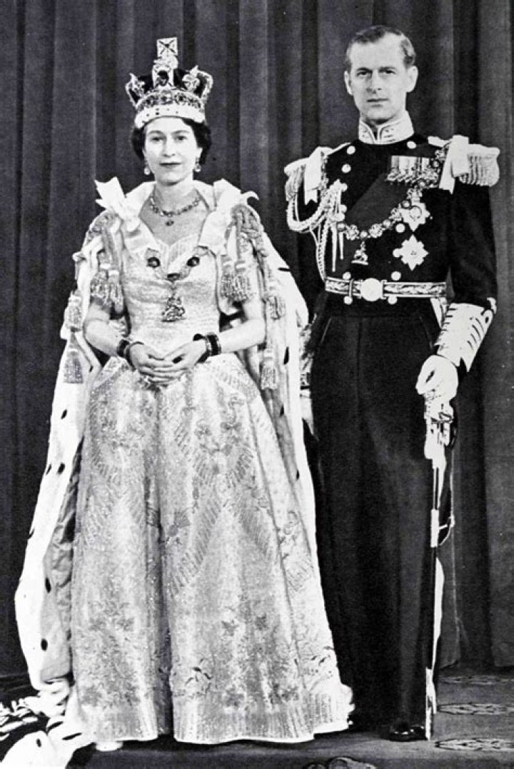 Who coronated the queen?
