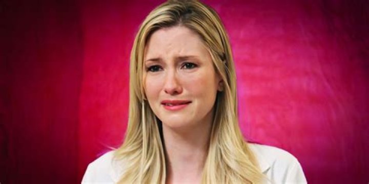 Why did lexie grey leave?