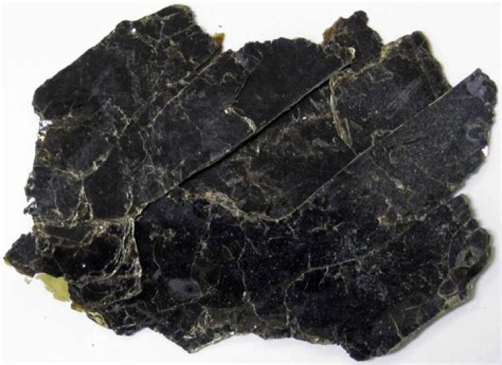 Why is biotite black?
