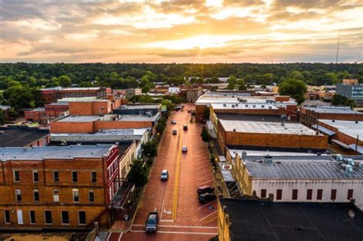 Why was nacogdoches successfully established?