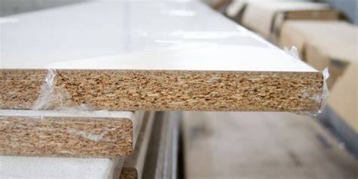 Will polyurethane seal particle board?